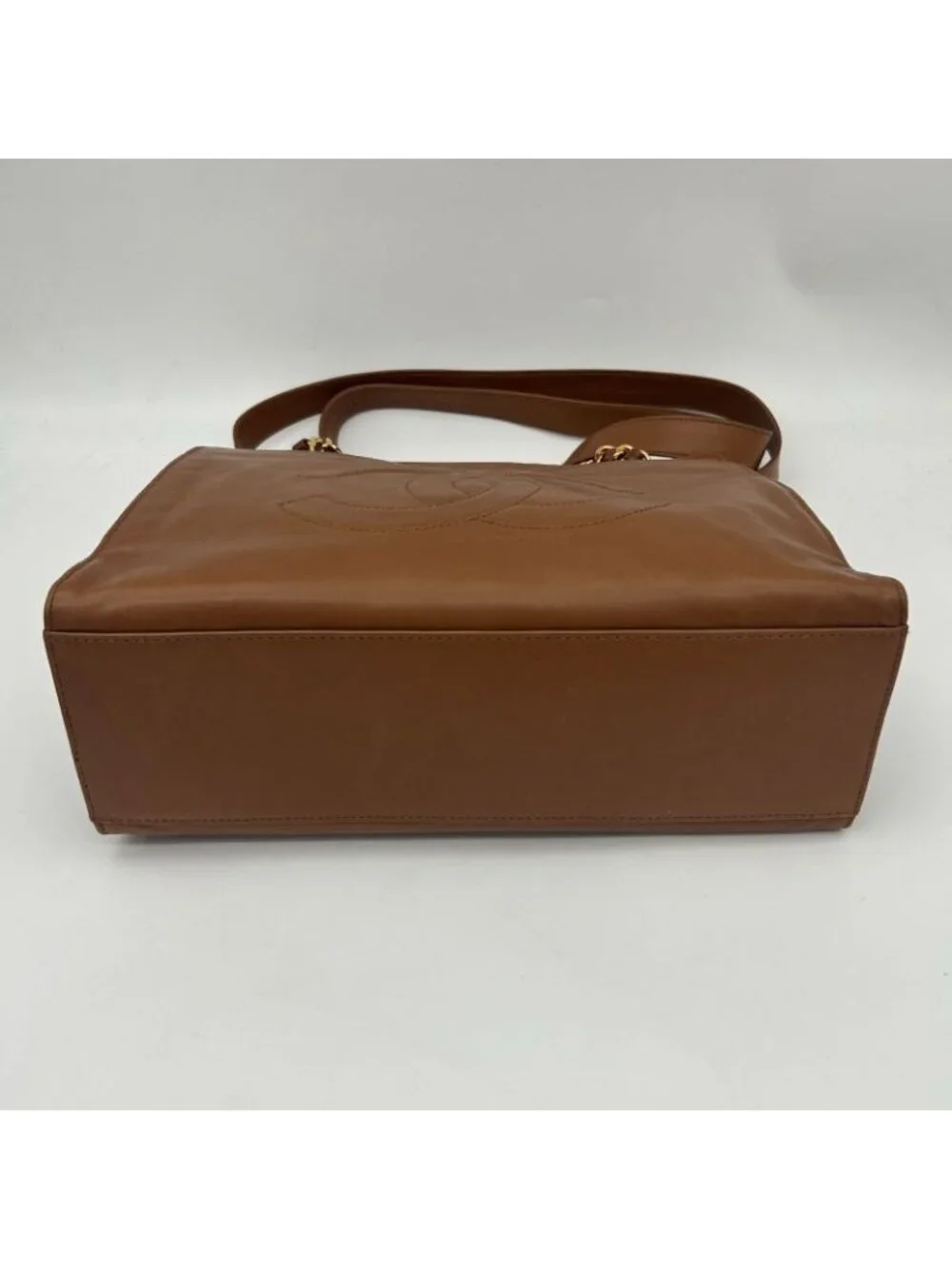 Chanel CC Logo Shoulder Bag - Picture 6 of 15